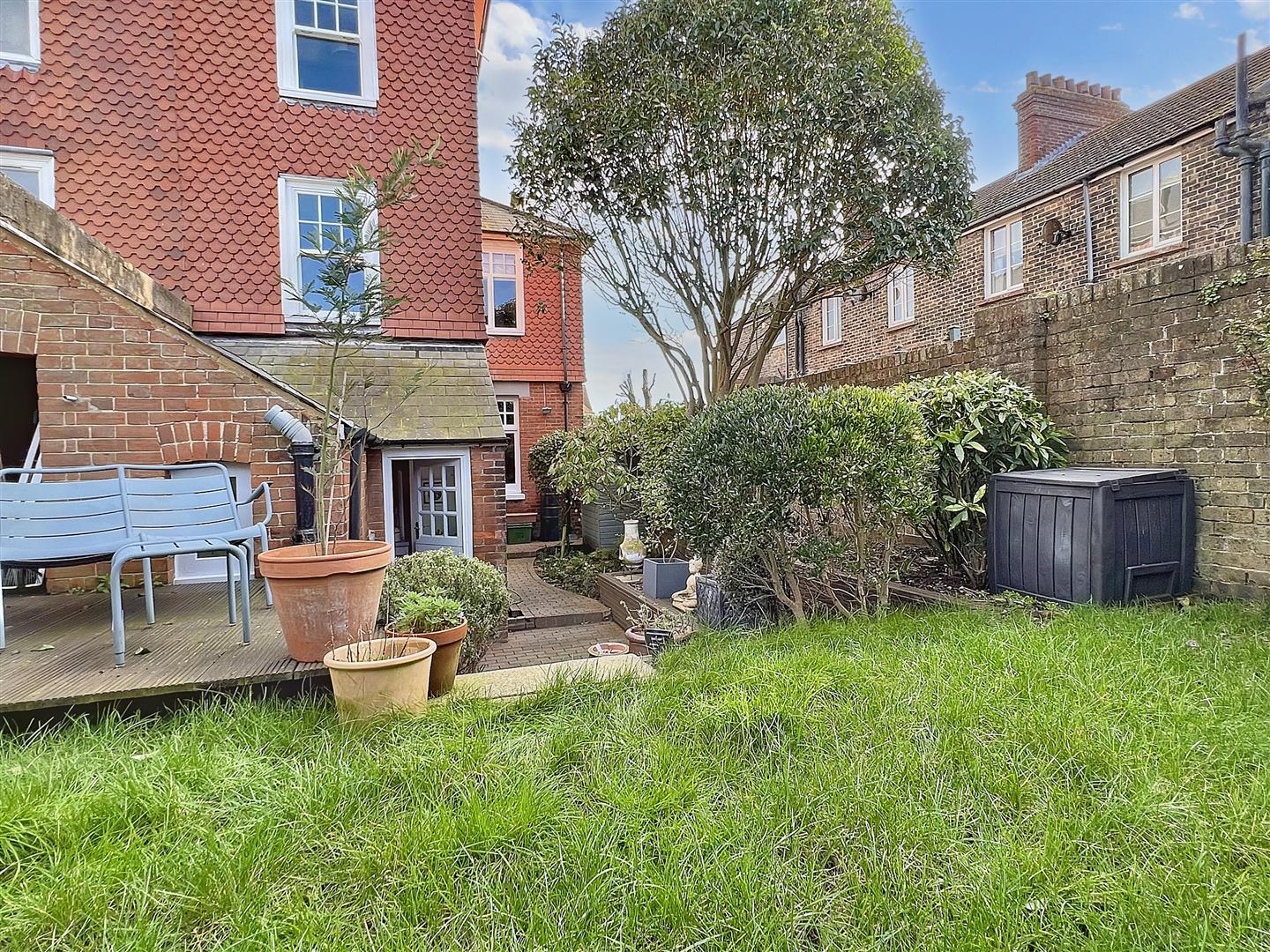 Property Details for Vicarage Drive Eastbourne East Sussex BN20 8AR